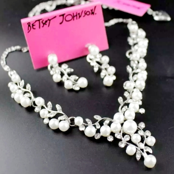 Silver Plated crystal pearl Leaf  Necklace earrings set - Picture 6 of 8